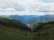 70 Dal Passo di Monte Colle la vallata di Piazzatorre...